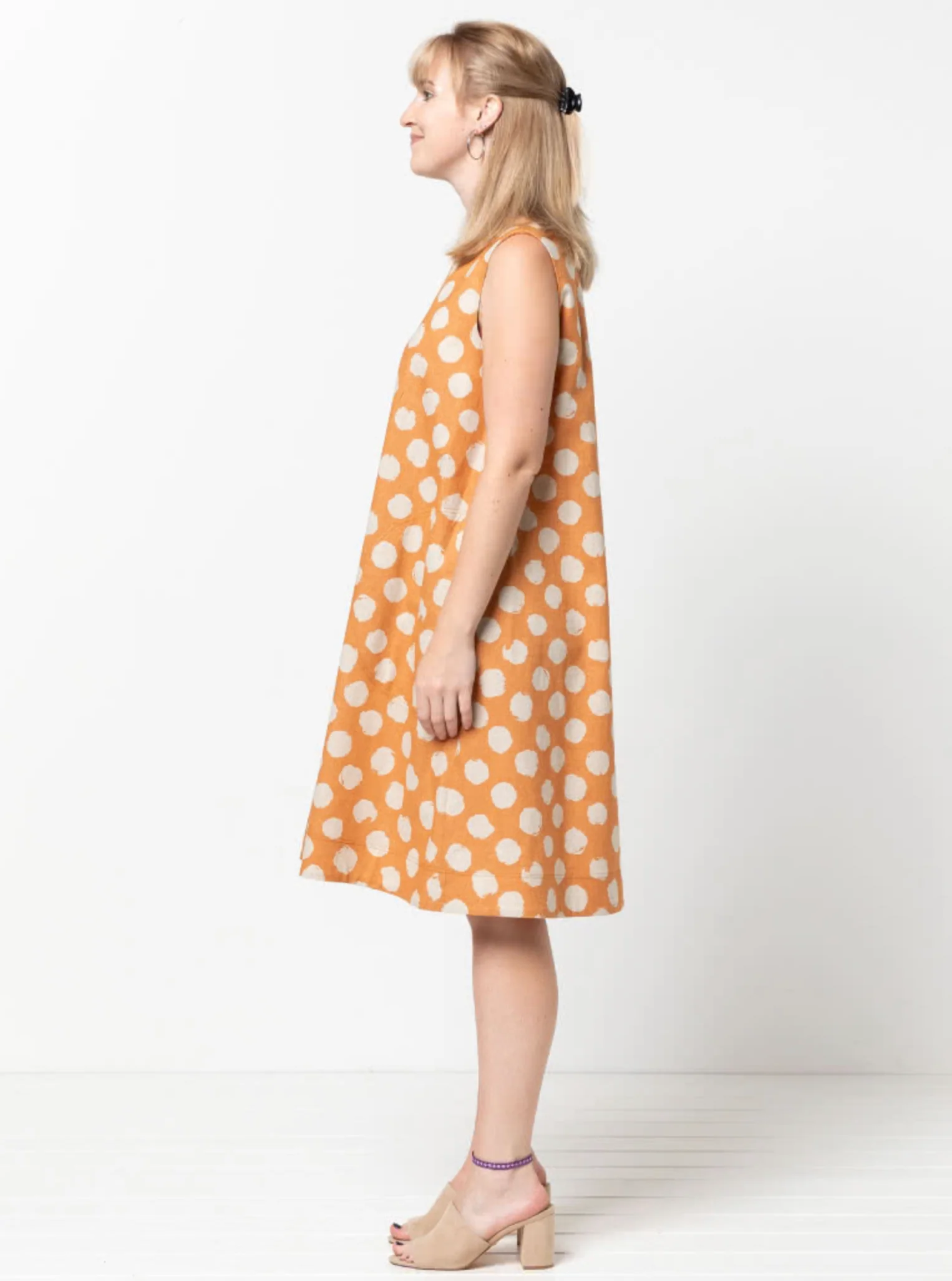 Style Arc Lena Shift Dress - Image 5